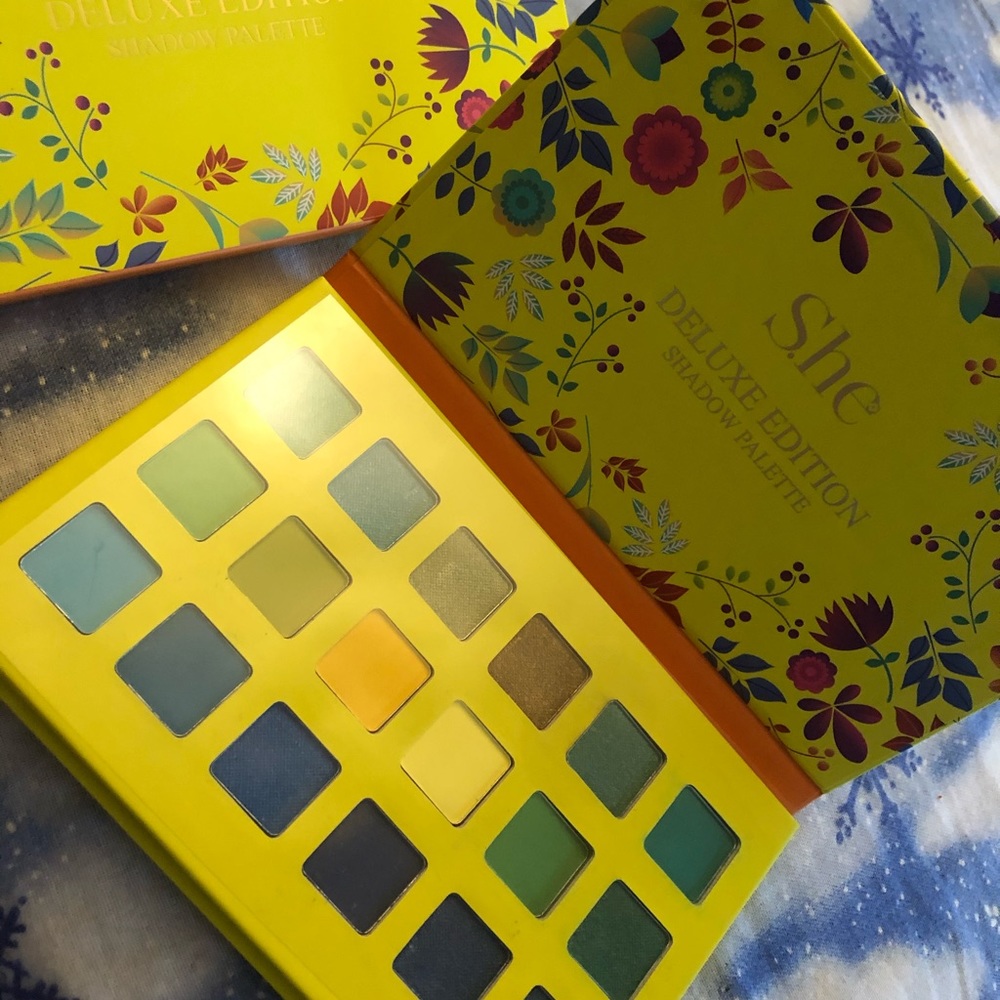 Eyeshadow palette